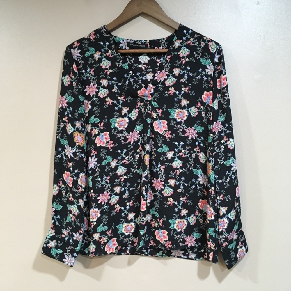 Banana Republic Dark Floral Blouse Womens S Black Feminine Romantic Cottage Chic